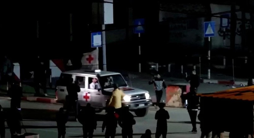Gazze'de geçici ateşkes için son saatler: Hamas 6. günde 14 rehineyi daha serbest bıraktı - Resim : 3
