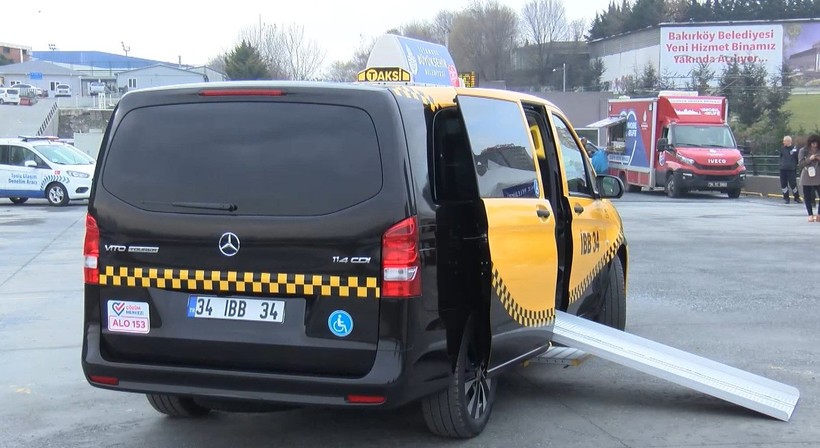 İBB minibüs ve dolmuşlardan dönüşen tam güvenlikli ilk taksinin prototipini tanıttı - Resim: 4