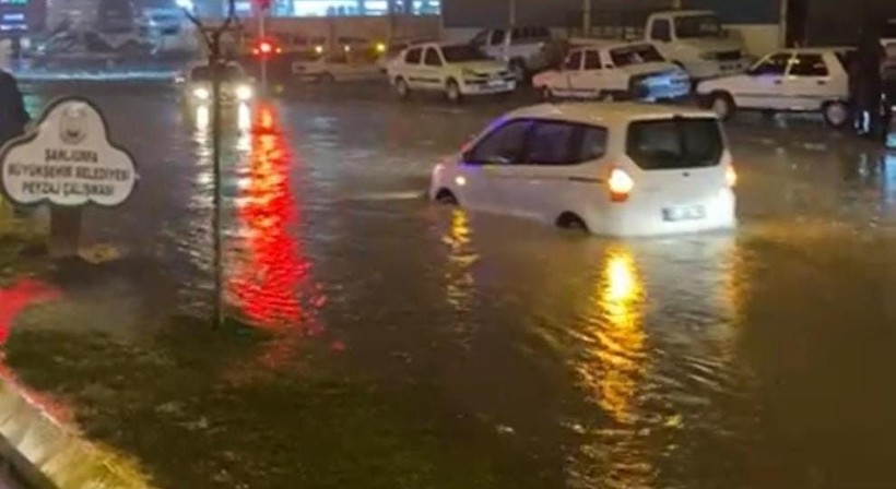 Şanlıurfa ve Adıyaman'da yaşanan yoğun yağışlar sele neden oldu: 16 vatandaşımız hayatını kaybederken 4 kişi hala kayıp - Resim: 20