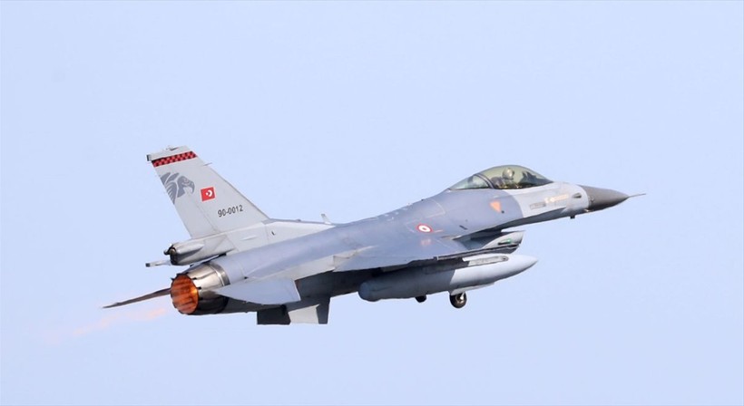 NATO, tarihinin en büyük hava tatbikatı Air Defender 2023'e hazır: Türk Hava Kuvvetlerine ait F-16 uçaklarına ve personeline ilgi çoktu - Resim: 33