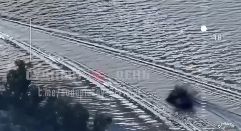 Rusya Ukrayna askerlerini taşıyan feribotu Kamikaze drone ile vurdu - Resim: 5