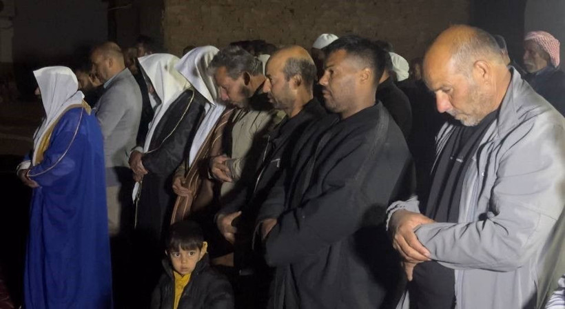 Şanlıurfa'yı tedirgin eden olay! Herkes kendi kendine yanan ev için seferber oldu - Resim: 4