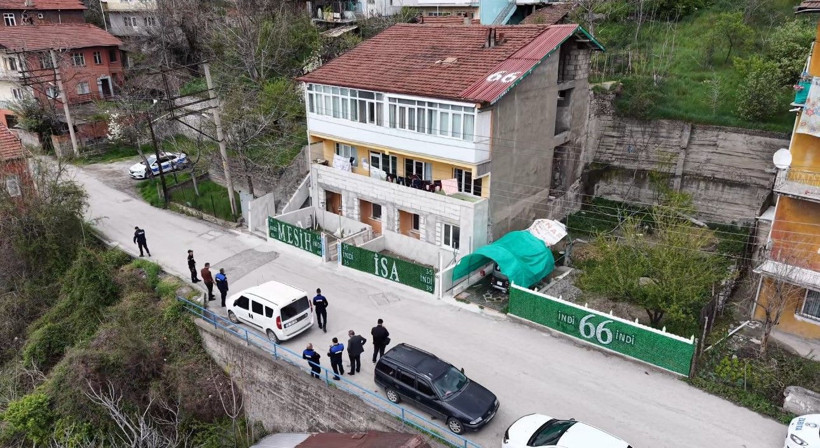 Karabük'teki yaşlı adam kendisini "Mesih" ilan etti, evin çatısına ve çitlerine yazdıklarıyla hayrete düşürdü - Resim: 2