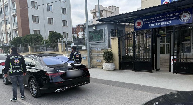 İçişleri Bakanı Yerlikaya duyurdu: O şahsın aracındaki çakar hakkı iptal edildi - Resim : 1