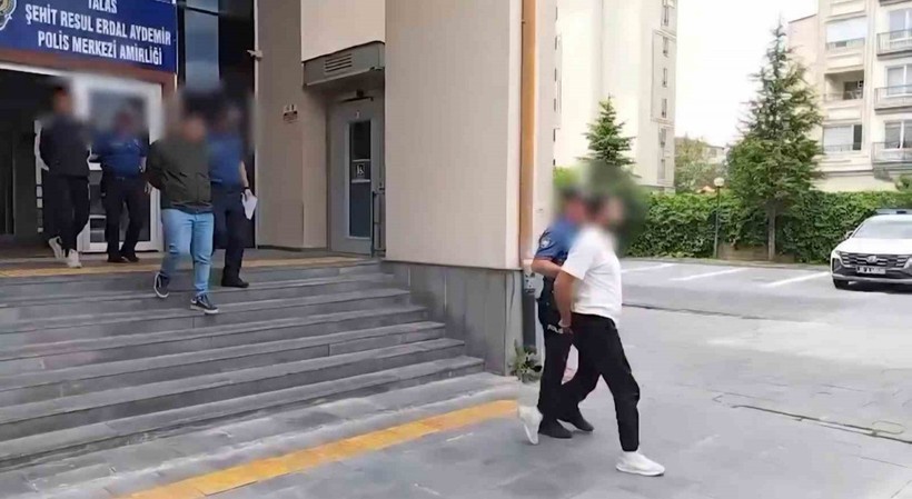 Akaryakıt istasyonundaki görevliyi döverek hastanelik eden 3 şüpheli tutuklandı - Resim : 1