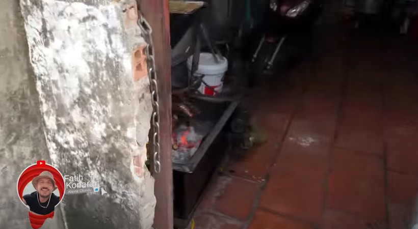 Türk gezgin Fatih Koparan Vietnam'da köpek eti satan restorana gitti! "Köpek çevirme" yapıldığını görünce kokuya dayanamadı kusmamak için kendisini zor tuttu - Resim: 21