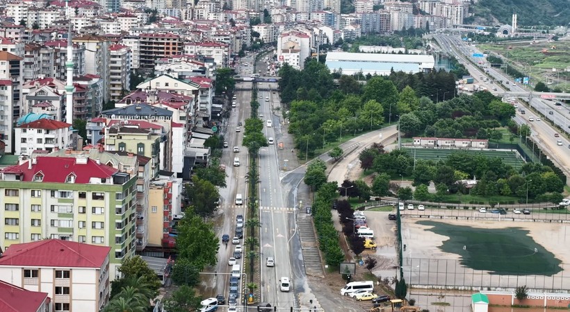 Trabzon'da sel gitti, çamur kaldı: Kayıp kişi aranıyor - Resim: 2