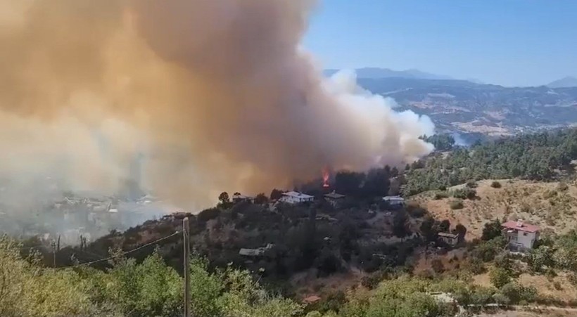 Kahramanmaraş’ta ormanlık arazide çıkan yangın kontrol altına alındı - Resim: 5