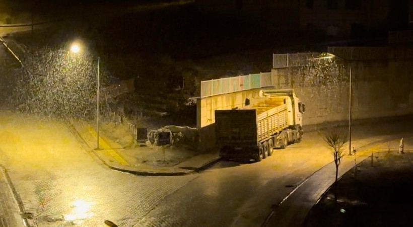 Hakkari'nin Yüksekova ilçesinde yoğun kar yağışı başladı - Resim : 3