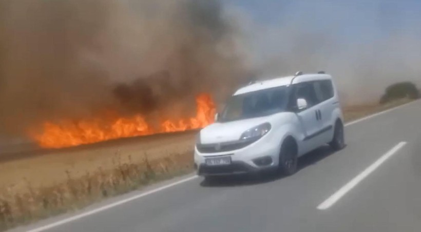 Tekirdağ'da 180 dönümlük buğday tarlası yandı! 3 kişi dumandan etkilendi - Resim: 6