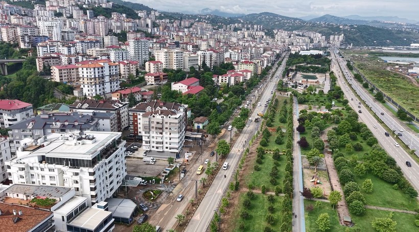 Trabzon'da sel gitti, çamur kaldı: Kayıp kişi aranıyor - Resim: 4