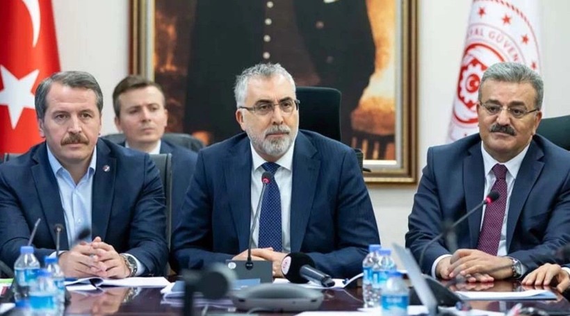 Hem maaş hem de ikramiye artacak! Hükümet ilk zam teklifini bugün açıklıyor | Memur ve emekli aylıkları ne kadar olacak? - Resim: 11