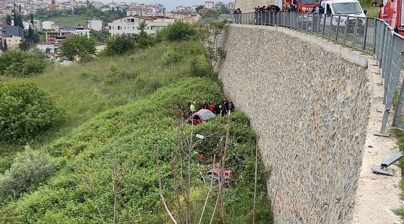 Hayatını kaybeden futbolcunun takım arkadaşları formasını imzalayıp mezarına bıraktı - Resim: 3