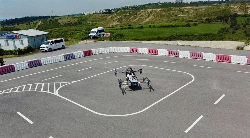 İki kişilik elektrikli uçan araba için geri sayım! Trafiğe çıkacağı tarih belli oldu - Resim: 6