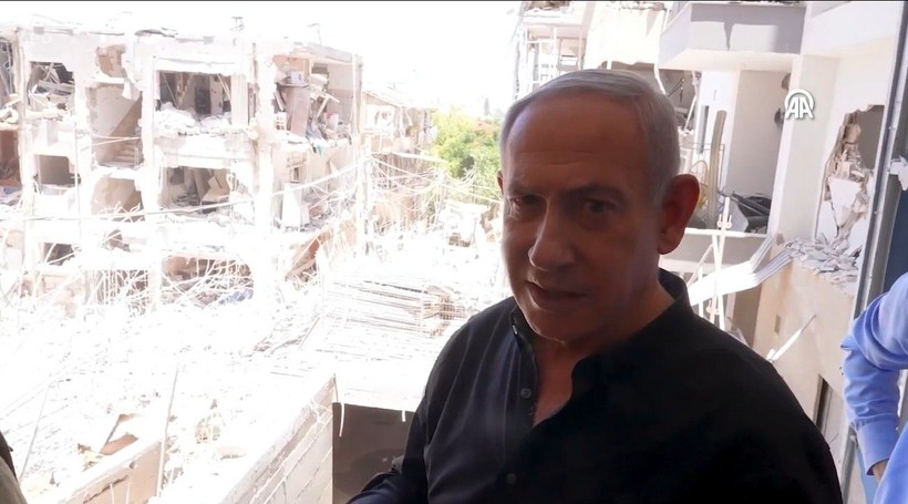 Netanyahu, İran'ın füze yağdırdığı Bat Yam'da görüntülendi - Resim: 3