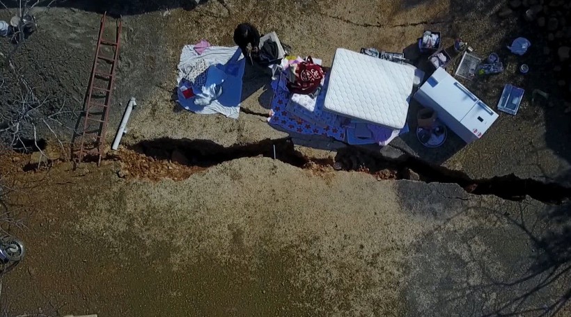 Gaziantep Nurdağı'na bağlı Gökçedere depremde ortadan ikiye bölündü! Köy sakini olanları "Kıyamet kopuyor sandık" sözleriyle anlattı - Resim: 3