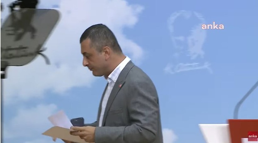 CHP Genel Başkan Yardımcısı Eren Erdem'in basın toplantısına tek kişi katıldı - Resim : 3