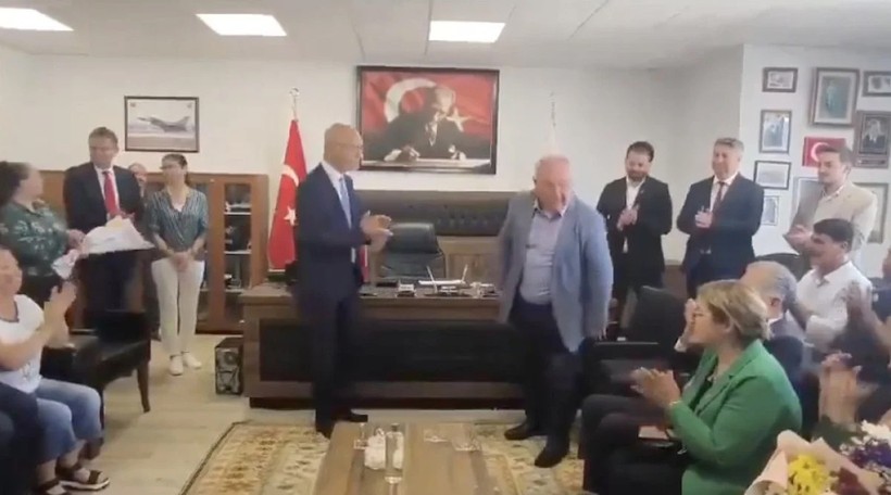 CHP'li eski Datça Belediye Başkanı Gürsel Uçar'dan devir teslim töreninde tepki çeken sözler - Resim : 1