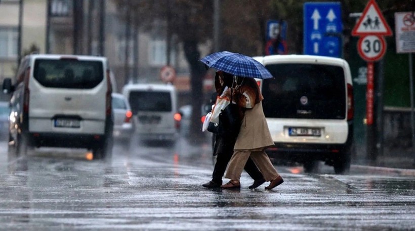 İstanbul'da sağanak yağış! Meteoroloji sıcaklıkların düşeceği yerleri açıkladı - Resim: 14
