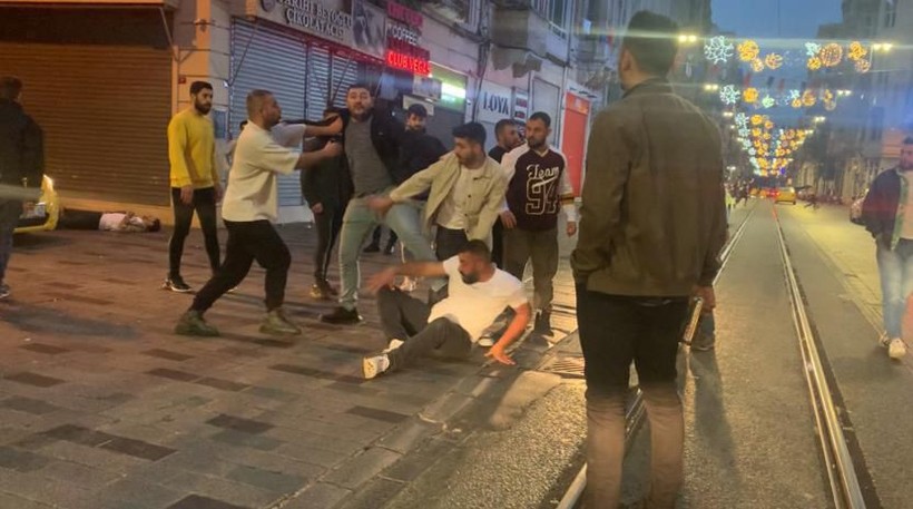 İstiklal Caddesi’nde bayıltan dayak - Resim: 4