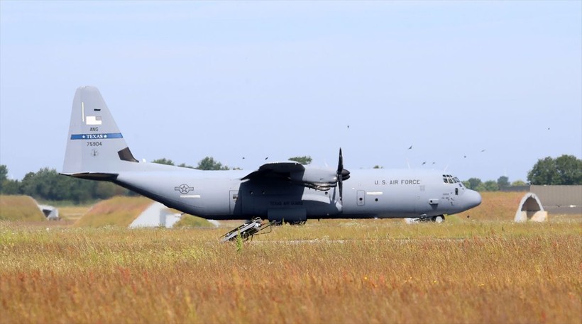 NATO, tarihinin en büyük hava tatbikatı Air Defender 2023'e hazır: Türk Hava Kuvvetlerine ait F-16 uçaklarına ve personeline ilgi çoktu - Resim: 10