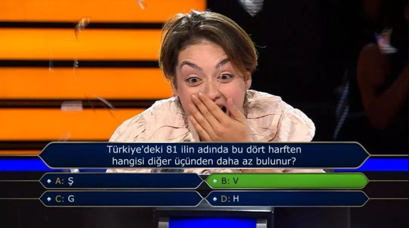 Kim Milyoner Olmak İster'de duygu dolu anlar! "Kazanırsam kendime estetik kol yaptıracağım" diyen Rabia'nın hikayesi yüreklere dokundu - Resim: 2