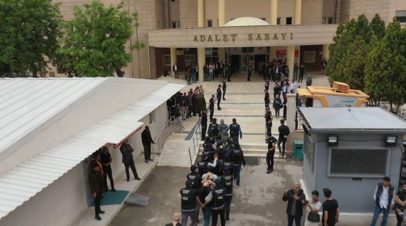 Depremde hasar gören araçların plakalarını değiştirip vurgun yapan çeteye "change" operasyonu: 5 tutuklama - Resim: 3
