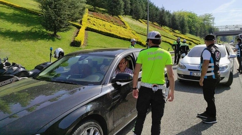Trafik güvenliğini hiçe sayanlara rekor cezalar geliyor! Kırmızı ışık ihlalinin tekrarında 80 bin TL olacak - Resim: 15