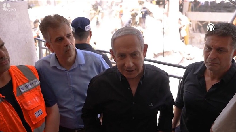 Netanyahu, İran'ın füze yağdırdığı Bat Yam'da görüntülendi - Resim: 5