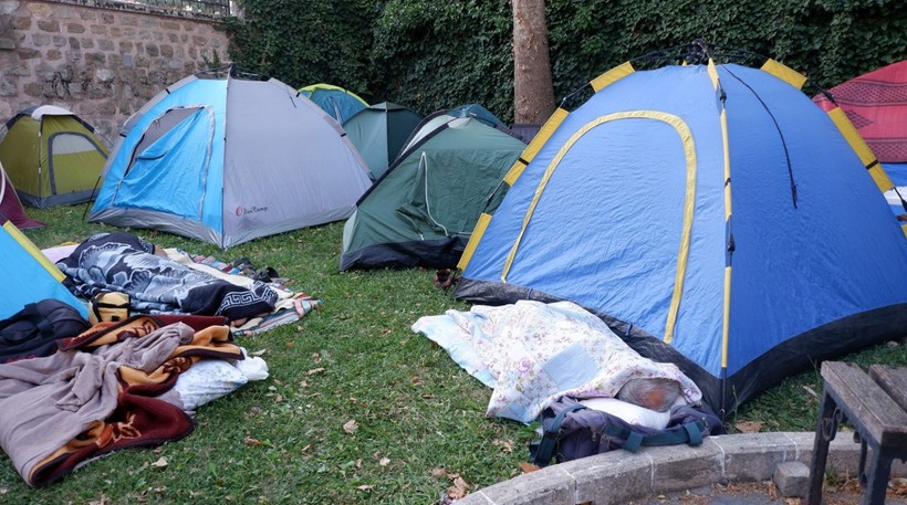 Kırkpınar sevdalıları otellerde yer bulamayınca parklara çadır kurdu - Resim: 6