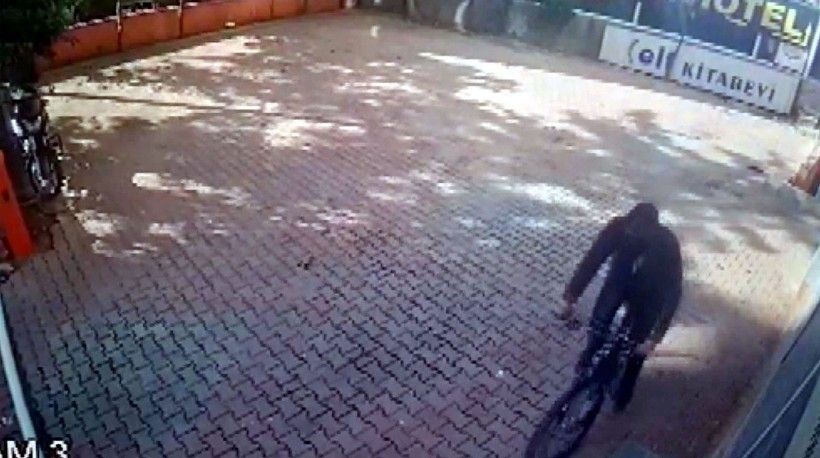 Antalya'da aynı bisikleti 3 defa çalan şüpheli çaldığı bisikleti satmaya çalışırken yakalandı! - Resim: 6
