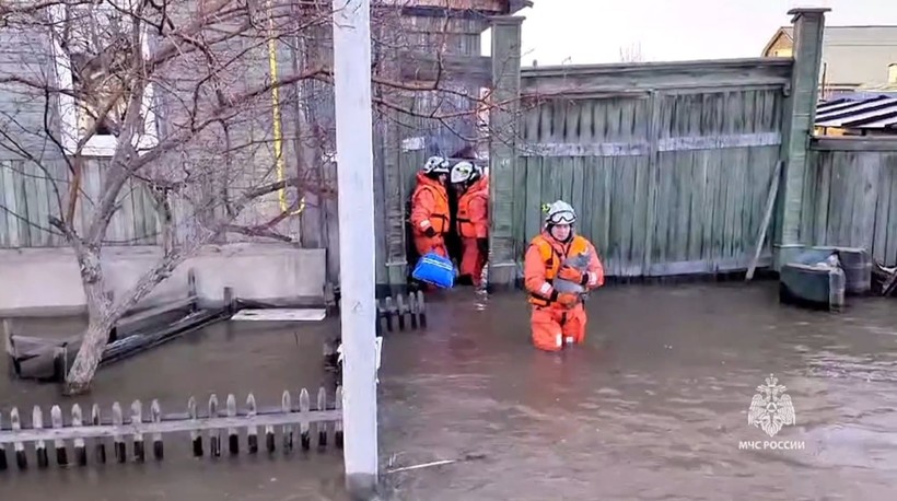 Rusya’da sel sonucu baraj patladı şehir sular altında kaldı - Resim: 6
