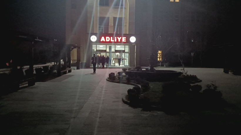Son Dakika: 35 kişinin öldüğü Ezgi Apartmanı’nın firari 2 sanığı için ‘kırmızı bülten’ talebine mahkemeden ret - Resim: 8