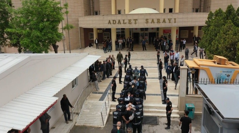 Depremde hasar gören araçların plakalarını değiştirip vurgun yapan çeteye "change" operasyonu: 5 tutuklama - Resim: 4
