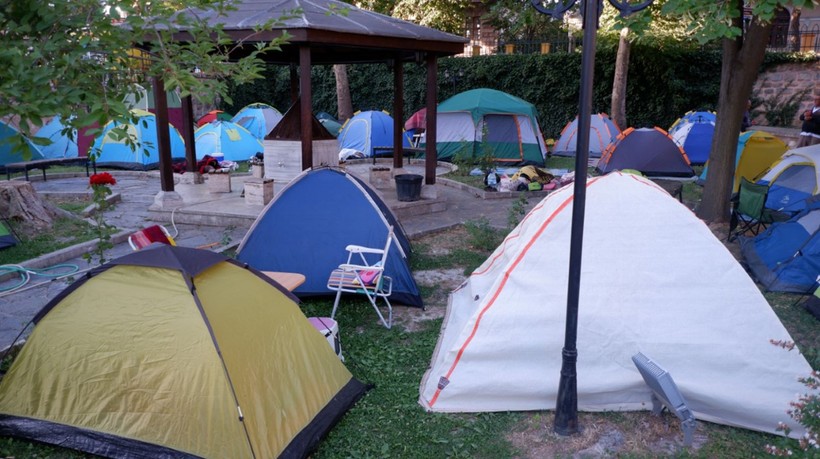 Kırkpınar sevdalıları otellerde yer bulamayınca parklara çadır kurdu - Resim: 4
