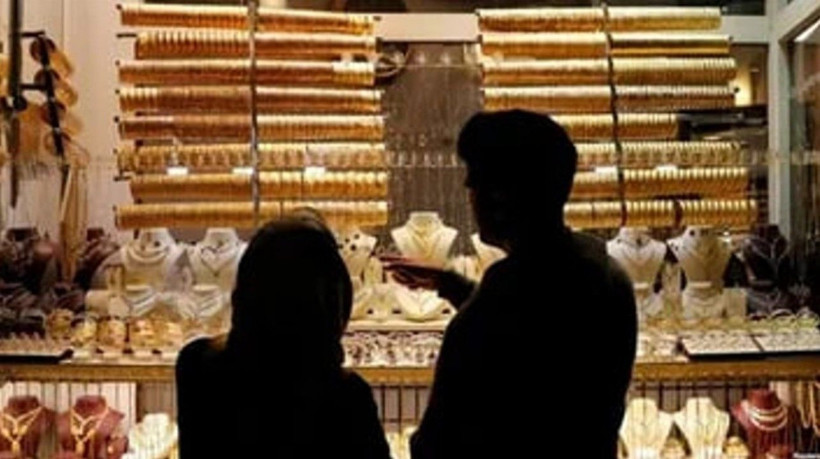Kapalı Çarşı'da görülmemiş yoğunluk: Altın rekor üstüne rekor kırdı vatandaş kuyumcuya koştu - Resim: 2