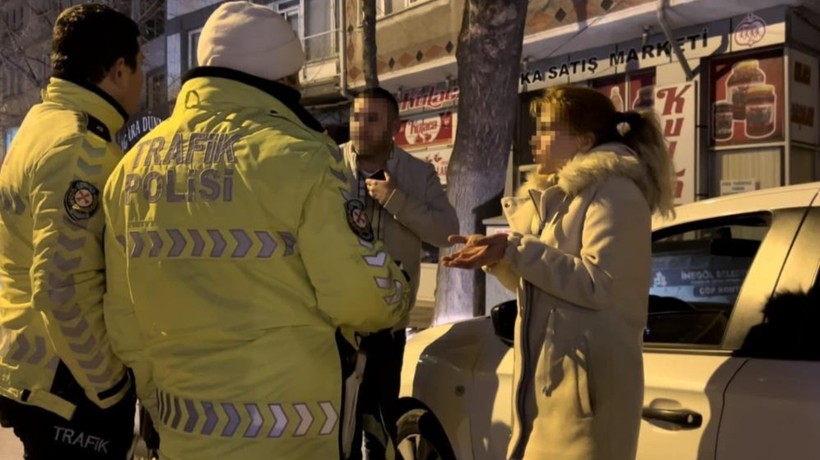 Bursa'da alkol testini reddedenler polise zorluk çıkardı: Senin üstün jandarma değil mi? Jandarma çağırın