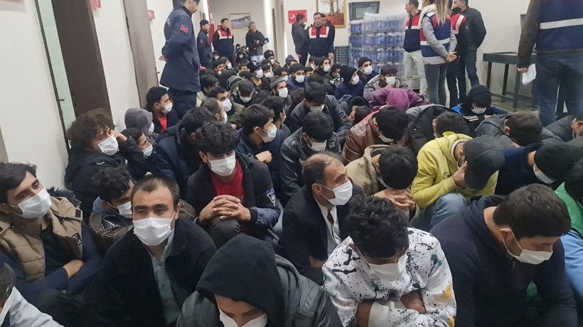 227 Afgan göçmen, ülkelerine gönderildi