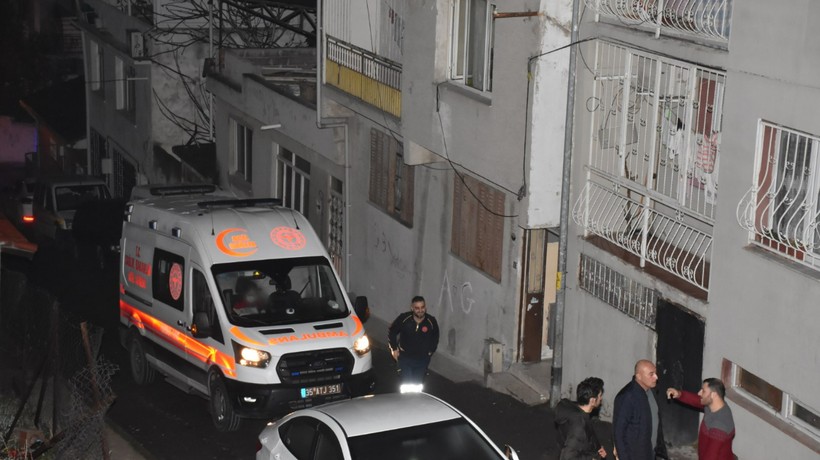Evde oturduğu sırada dışarıdan gelen kurşunun hedefi olan ve ağır yaralanan Suriye vatandaşı genç hayatını kaybetti