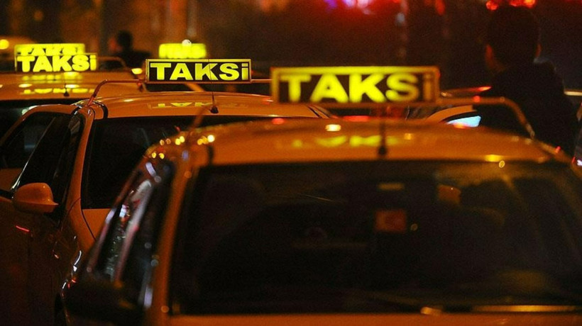 Deprem bölgesine destek olmak isteyen vatandaşların yardımları İstanbullu taksiciler tarafından ücretsiz taşınacak! VİDEO