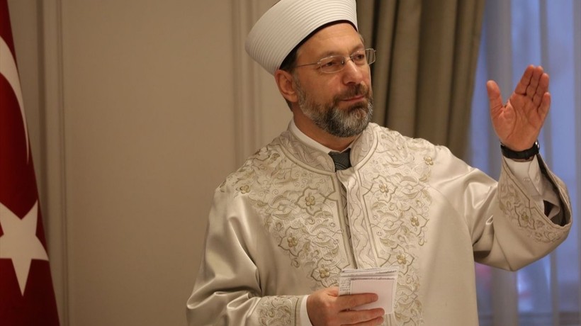 Diyanet İşleri Başkanı Ali Erbaş, Haluk Levent ve Oğuzhan Uğur'u hedef alan kişinin imam değil, fabrika işçisi olduğunu söyledi