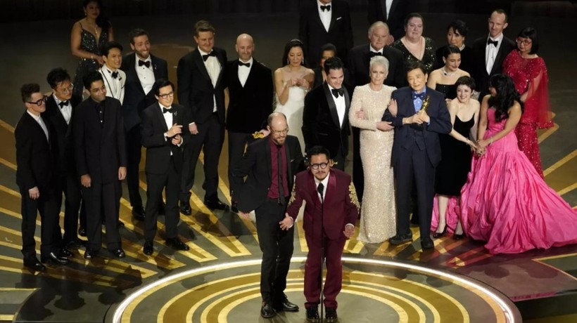 12 Mart'ta gerçekleştirilen 95. Oscar Ödülleri'nde 'Her Şey Her Yerde Aynı Anda' filmi 7 dalda ödül topladı!