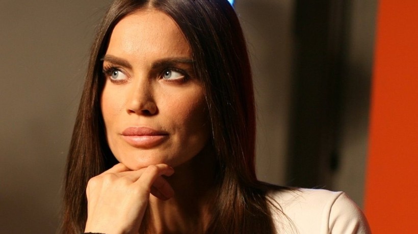 Depremler sonrası psikolojisinin bozulduğunu söyleyen ünlü model Ebru Şallı 3 kilo verdiğini açıkladı