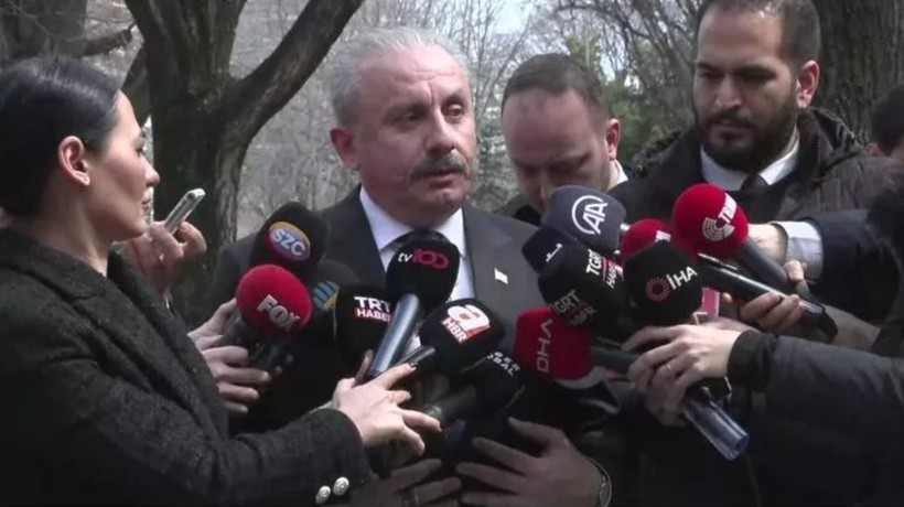 TBMM Başkanı Mustafa Şentop Cumhurbaşkanı Recep Tayyip Erdoğan'ın 3. kez adaylığı konusunda açıklama yaptı