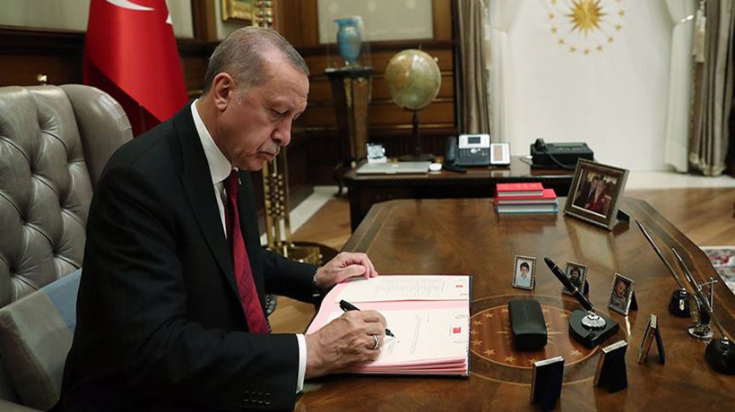 Cumhurbaşkanı Recep Tayyip Erdoğan'ın imzasıyla yayımlanan Resmi Gazete'de emekli maaşında artış ve işçilere kadro düzenlemesi yer aldı