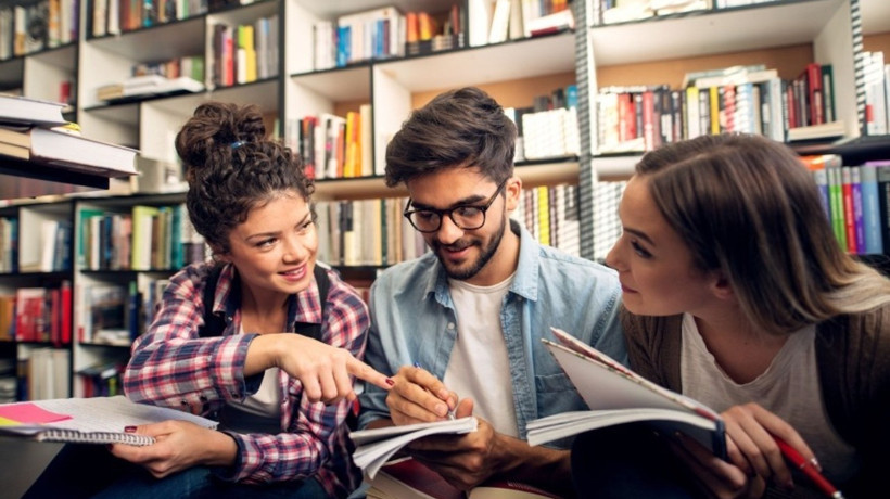 Gençlik ve Spor Bakanı Mehmet Kasapoğlu duyurdu: Nisan ayı kredi ve burs ödemeleri hesapta