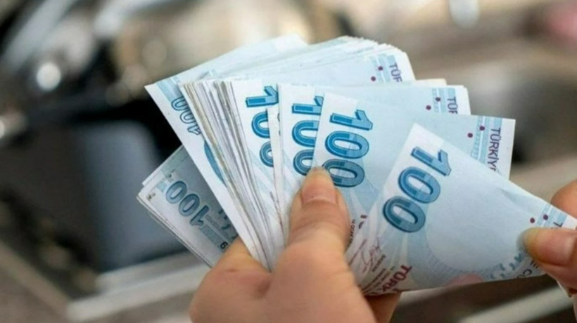 AK Parti seçim beyannamesini açıkladı: Bugün itibarıyla ev hanımlarının emekli olması için ödenecek aylık prim tutarı 3.202 lira yerine 2.135 lira olacak!