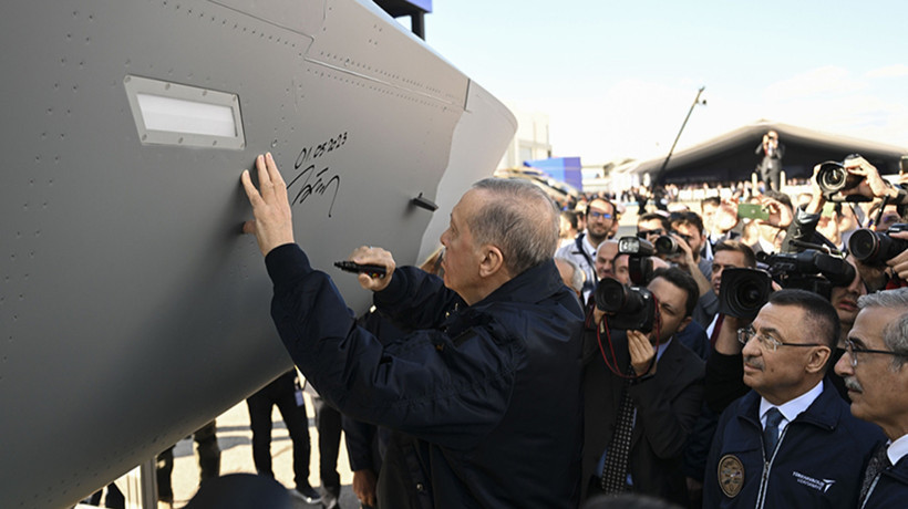 Yunanis'tan KAAN'ı manşetlerine taşıdı! Cumhurbaşkanı Erdoğan yorumları gözden kaçmadı!