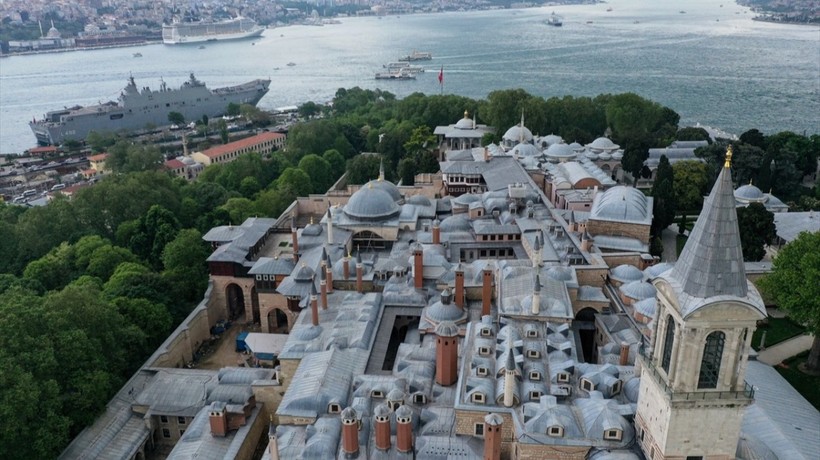 Fatih Sultan Mehmet tarafından inşa edilen Topkapı Sarayı dron ile görüntülendi
