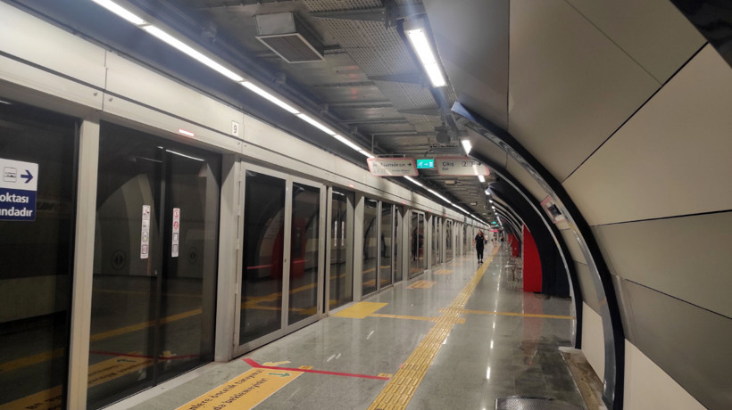 İstanbul'da artık bir klasik! Metrodan tahliye edildiler